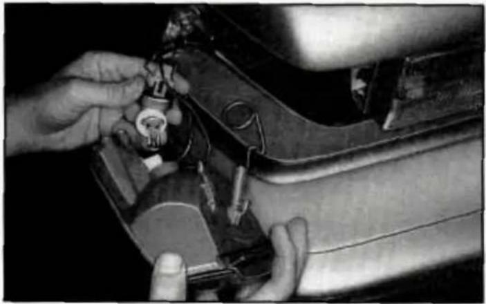 Buick Century (1995) - Front Turn and Parking Bulb and/or Side Marker Bulb Replacement - 3