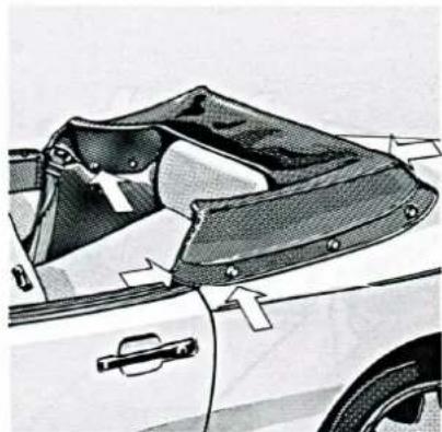 PORSCHE 944 S2 (1989) - Das Verdeck darf nur bei stehendem Fahrzeug entriegelt bzw. geöffnet werden. - 2