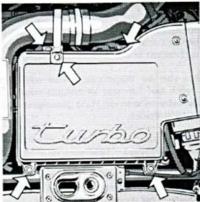 PORSCHE 944 Turbo (1989) - Parken - 1