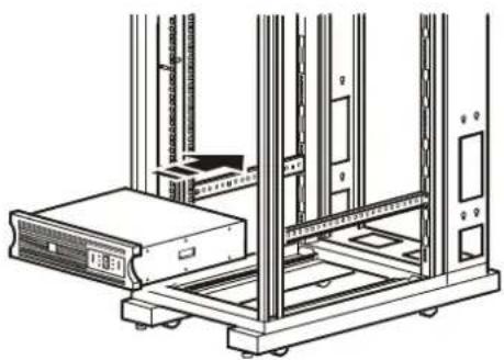 APC ISXT110MD1RI - Installieren der UPS - 3