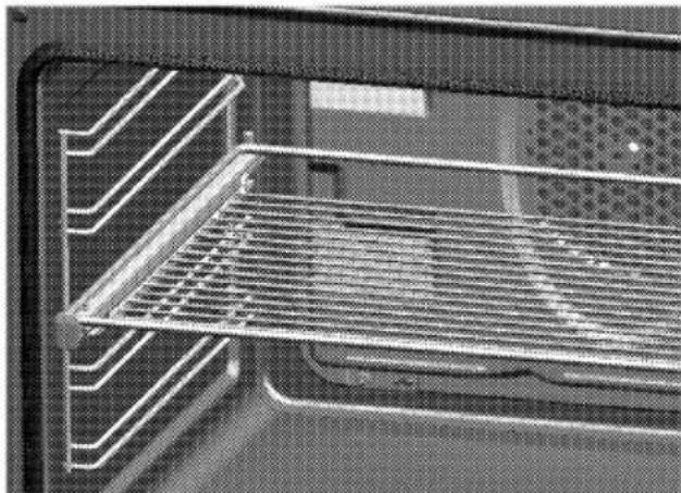 BEKO BDC643W - Proper positioning of the wire shelf and tray on sliding shelves - 2