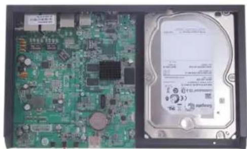 Geovision GV‐SNVR0400F - Installing the Hard Drive - 3