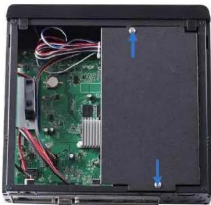 Geovision GV‐SNVR0400F - Installing the Hard Drive - 2