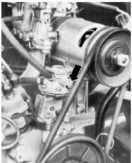 VOLKSWAGEN Beetle VW 1302 (1970) - Kraftstoff-Filter reinigen Zündkerzen reinigen oder ersetzen - 1