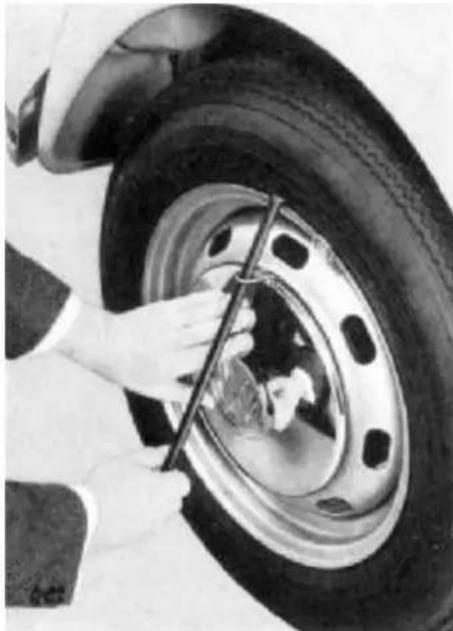 VOLKSWAGEN Beetle VW 1302 (1970) - Radwechsel - 2