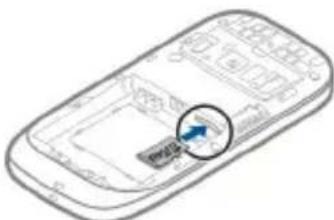 NOKIA Oro - Eine Speicherkarte einsetzen - 3