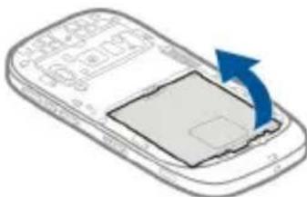 NOKIA Oro - Eine Speicherkarte einsetzen - 2