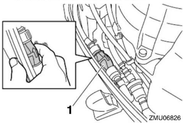 YAMAHA F5A (2013) - Kraftstoff nachfüllen - 5