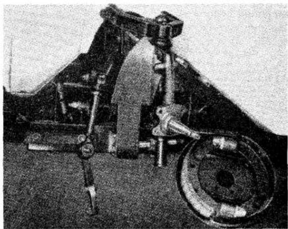 TRIUMPH TR2 (1953) - TO REMOVE AND DISMANTLE FRONT SUSPENSION UNIT - 1