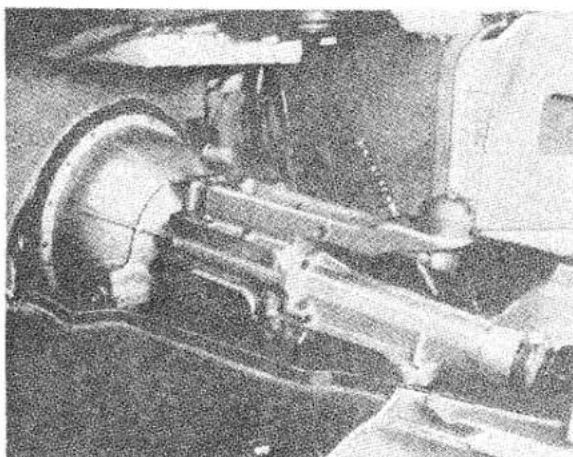 TRIUMPH TR2 (1953) - GEARBOX - 1