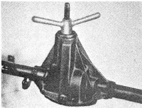 TRIUMPH TR2 (1953) - REAR AXLE - 1