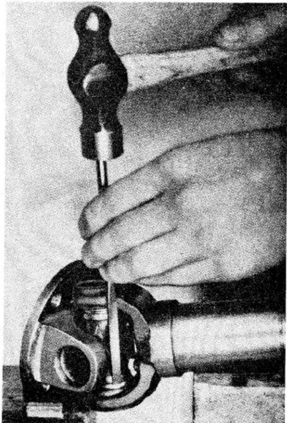 TRIUMPH TR2 (1953) - TO DISMANTLE PROPELLER SHAFT - 3
