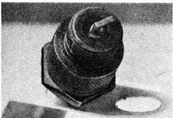 TRIUMPH TR2 (1953) - ENGINE - 2