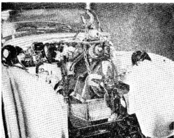 TRIUMPH TR2 (1953) - DISMANTLING ENGINE - 1