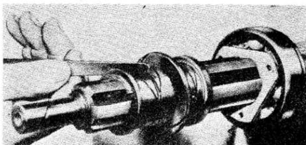 TRIUMPH TR2 (1953) - ASSEMBLY OF GEARBOX - 1