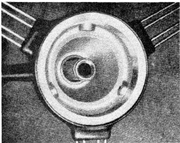 TRIUMPH TR2 (1953) - TO REMOVE TELESCOPIC (ADJUSTABLE) STEERING WHEEL AND STEERING UNIT - 1