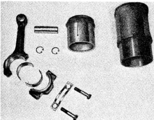 TRIUMPH TR2 (1953) - ENGINE - 2