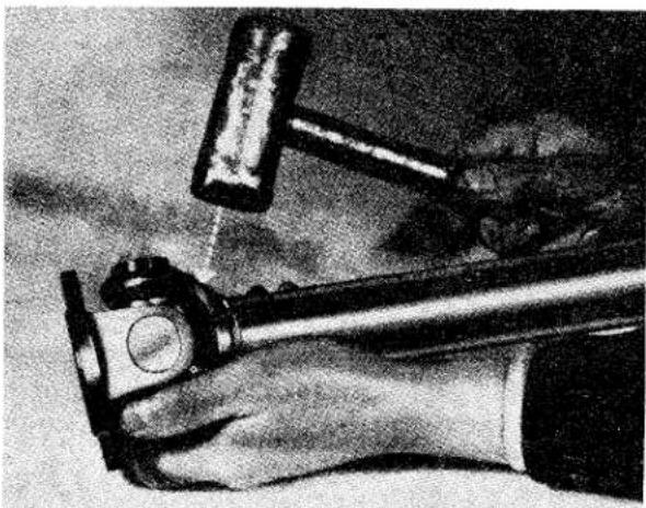 TRIUMPH TR2 (1953) - TO DISMANTLE PROPELLER SHAFT - 1