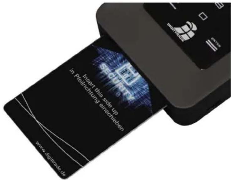 Digittrade 2.5” SATA 500GB HDD - Inserting the smart card - 1