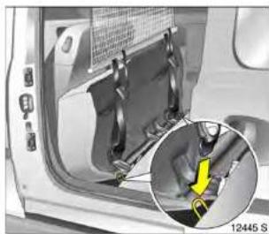 OPEL Combo (2005) - Einbau hinter den Rücksitzen - 1