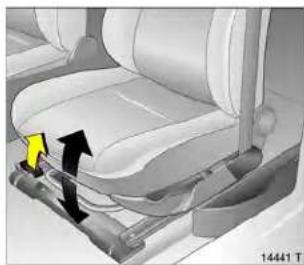 OPEL Zafira (2004) - Lehnen der vorderen Sitze einstellen: Handrad drehen - 10