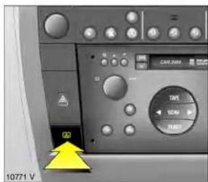 10771 V CAR WITH TNT SCN R 10771 V