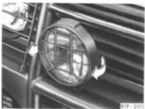 VOLKSWAGEN Golf Country (1990) - GLÜHLAMPEN AUSWECHSELN - 1