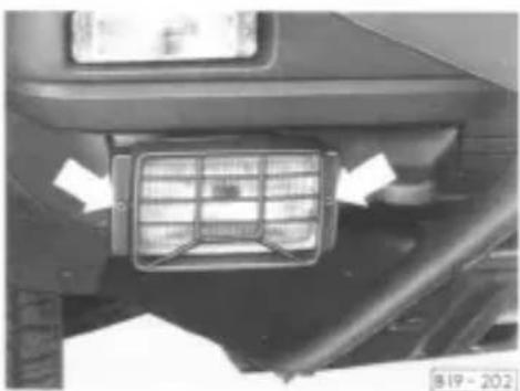 VOLKSWAGEN Golf Country (1990) - GLÜHLAMPEN AUSWECHSELN - 2