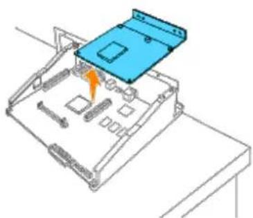 DELL 5100cn - Entfernen der optionalen Multiprotokollkarte - 5