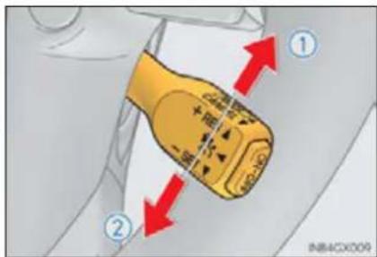 Diagram showing a yellow connector with red directional arrows indicating movement or force, labeled with Chinese characters.