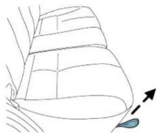 Line drawing of a car seatbelt with a blue arrow indicating direction (no text or symbols)