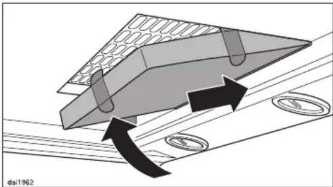 MIELE DA 396-6 Classic - Fitting and replacing the charcoal filter - 1