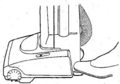 PANASONIC MC-E463 - E) HANDLE ADJUSTMENT BY FOOT PEDAL - 1