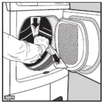 ELECTROLUX EDE56150 - Entfernen der Transportsicherung - 2