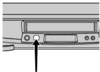 HITACHI VT-FX950E - Eine Cassette einschieben. - 2