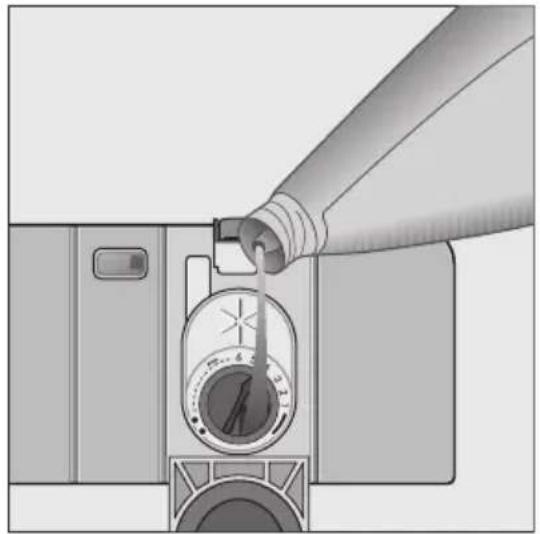 Atag VA6011HT - Klarspüler einfüllen - 3