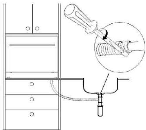 Exquisit EGSP 1060 EL - Anschluss des Ablaufschlauchs - 2