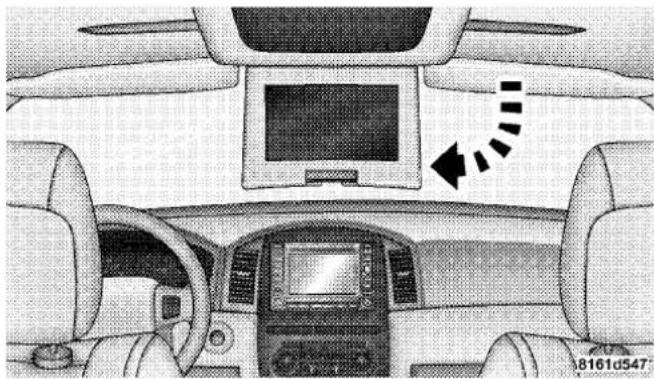 JEEP Grand Cherokee SRT (2008) - UNDERSTANDING YOUR INSTRUMENT PANEL - 1