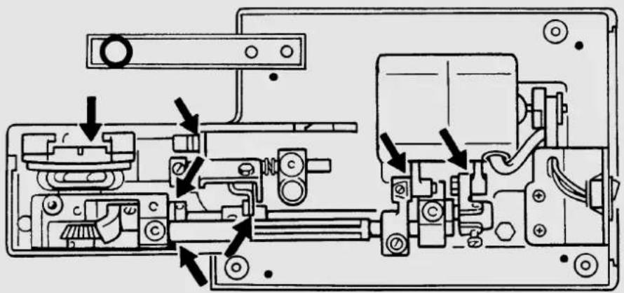 LIFETEC LT 8709 - Unterseite der Maschine ölen - 1