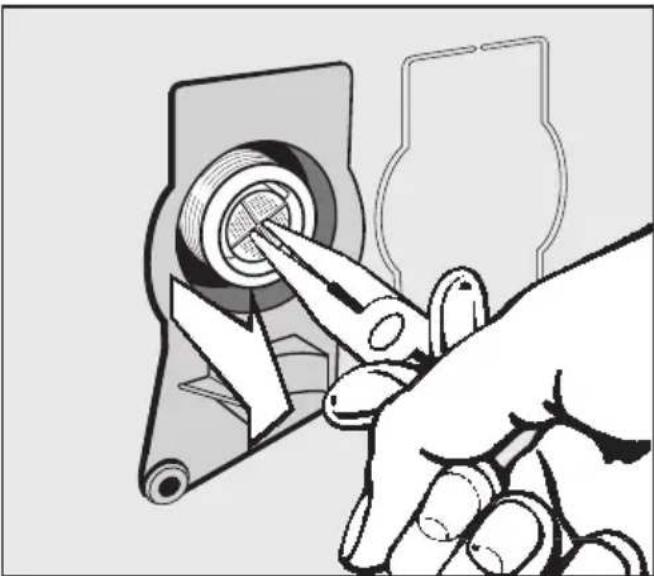 MIELE Novotronic W 307 - Sieb im Einlaufstutzen des Wassereinlaufventils reinigen - 1