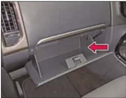 Tata Hexa (2017) - Lower Glove Box - 1
