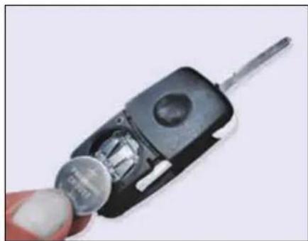Tata Hexa (2017) - Remote Key Battery Replacement - 2