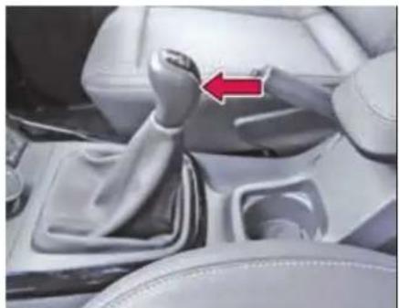 Tata Hexa (2017) - Gear Shifting and Driving Manual Transmission - 1