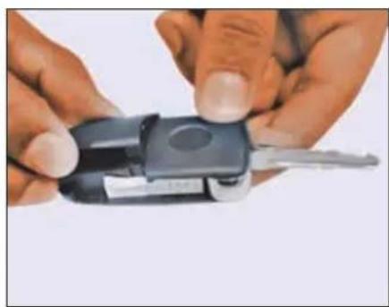 Tata Hexa (2017) - Remote Key Battery Replacement - 1