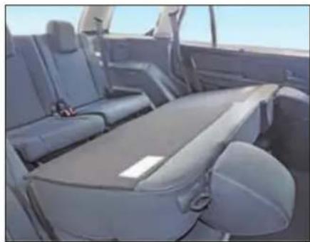 Tata Hexa (2017) - Second row seat folding - 3