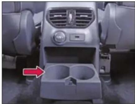 Tata Hexa (2017) - Middle Row (Central Console) - 1