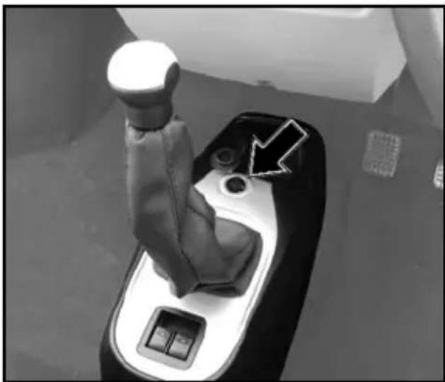 Tata Nano - Manual window winding : - 2