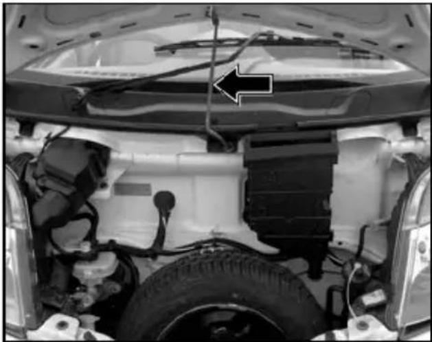 Tata Nano - Opening the front hood : - 3