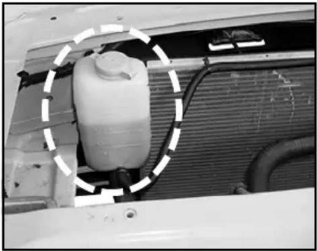 Tata Nano - ENGINE OIL TOP-UP - 1