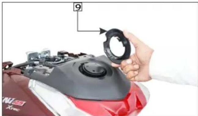 HERO Destini 125 Xtec (2022) - Body cover Removal - 6